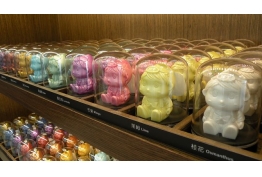 週邊產品展售的照片