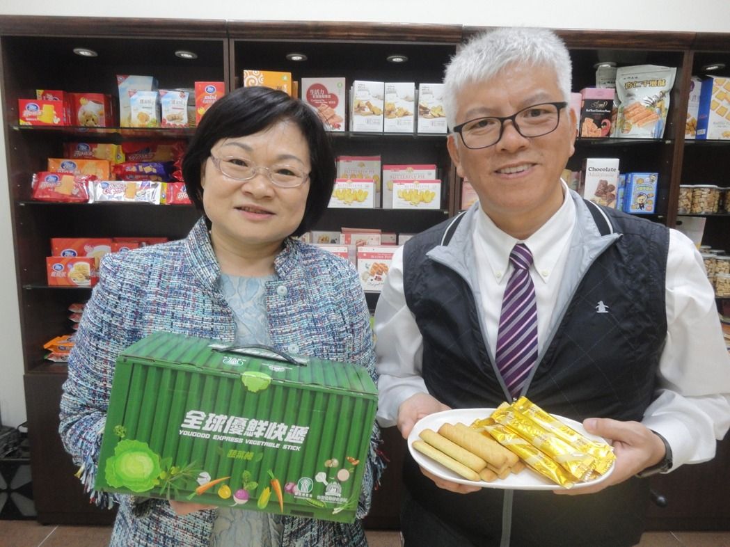 搶救菜金菜土 彰縣高麗菜棒餅乾今上市