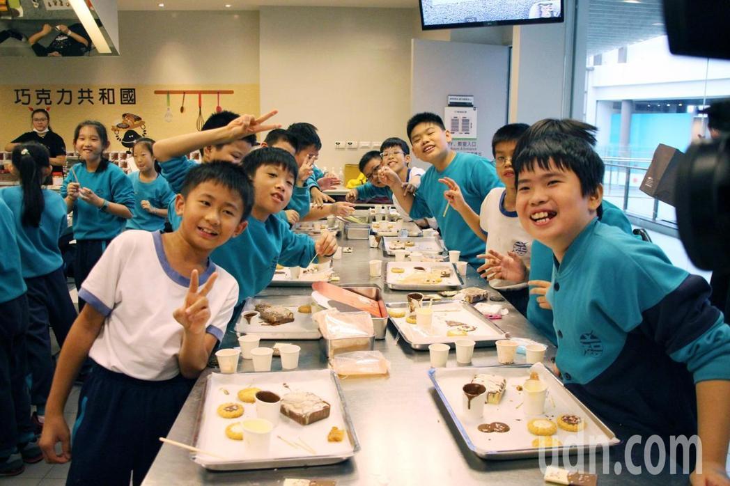巧克力共和國感恩月 桃園八德區民免費入園